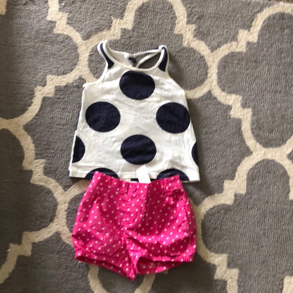 Gap shorts and tank..shorts NWT 5t